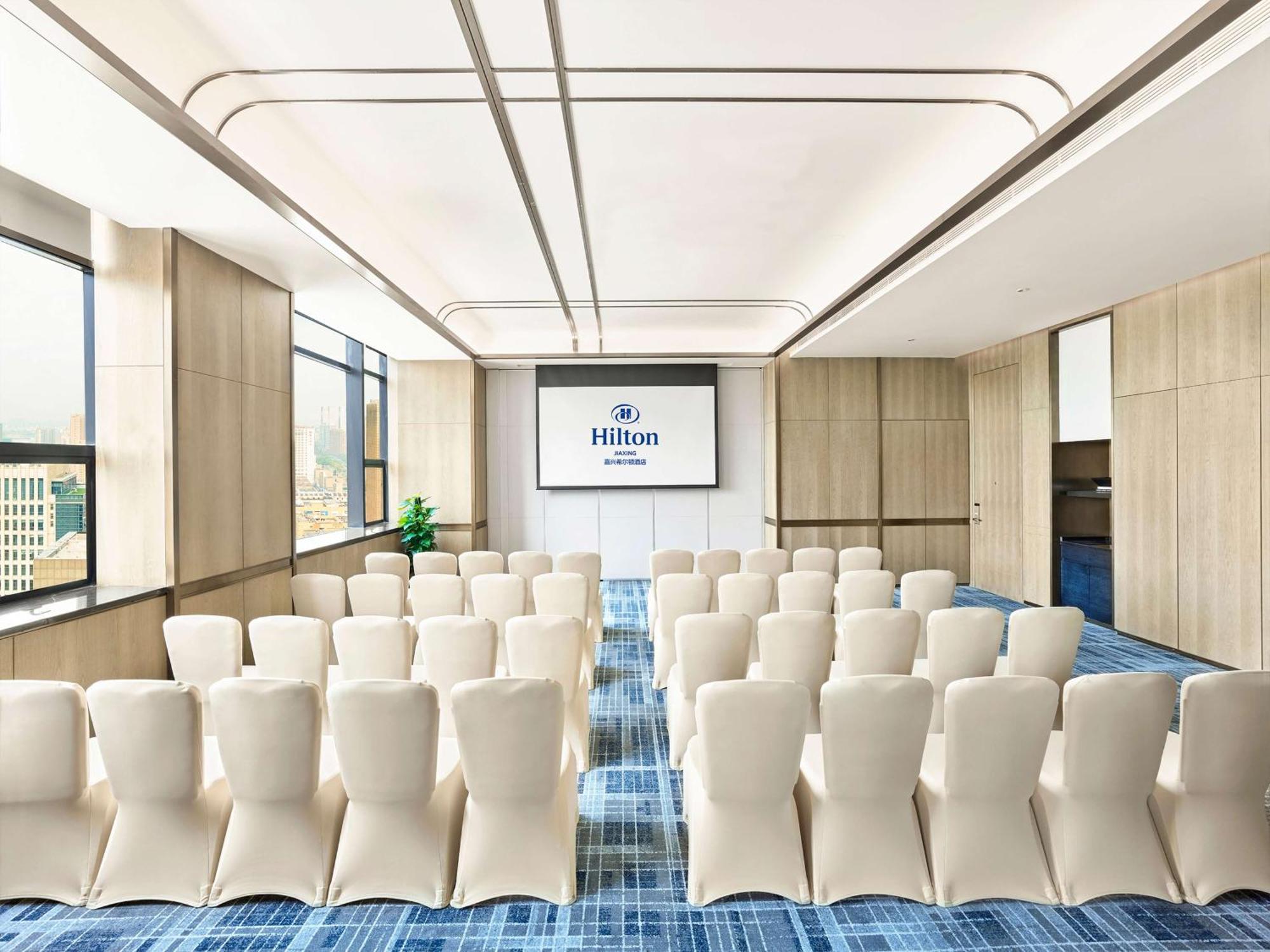 ホテル Hilton 嘉興市 エクステリア 写真