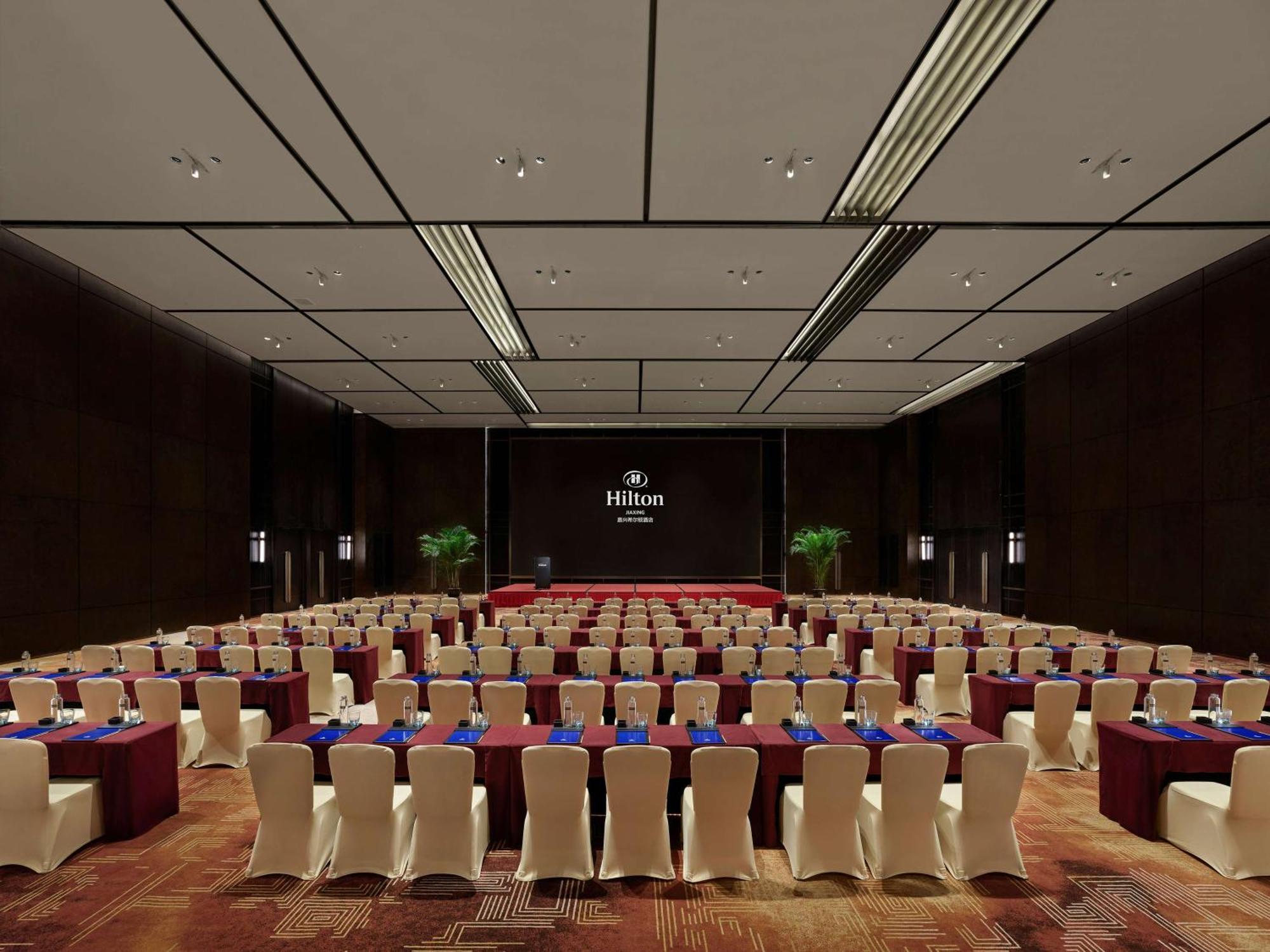 ホテル Hilton 嘉興市 エクステリア 写真